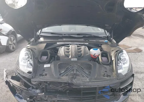 2016 Porsche Macan Turbo z USA, uszkodzony, nr VIN WP1AF2A51GLB93811